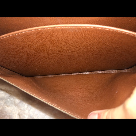 Louis Vuitton crossbody - Picture 5 of 11